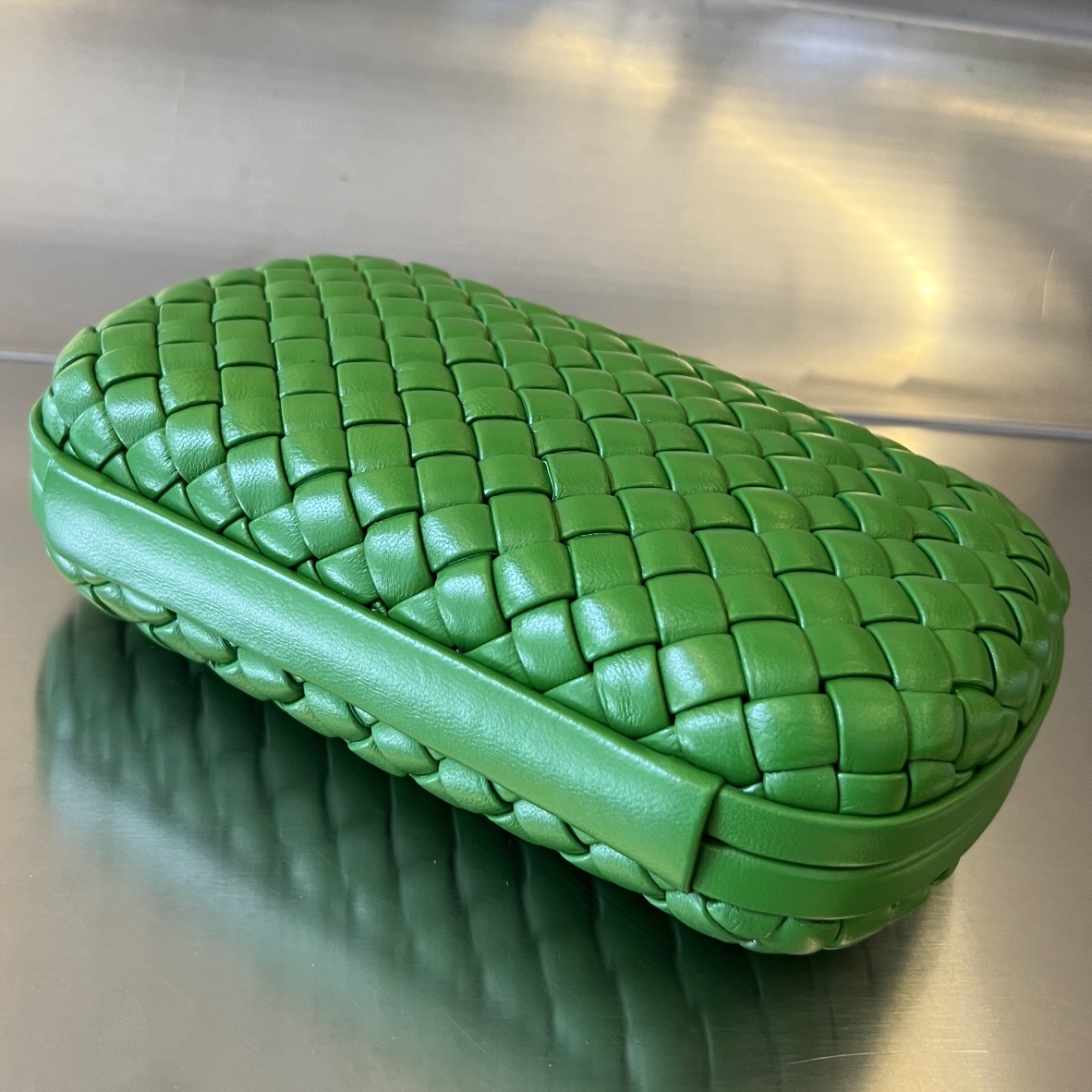 Knot Padded Intreccio Leather Clutch Green